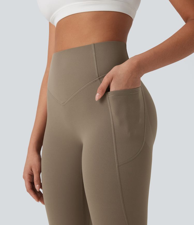 Pantalon de yoga court à coupe bootcut gainant galbant taille haute avec effet scrunch et poches Halara UltraSculpt™