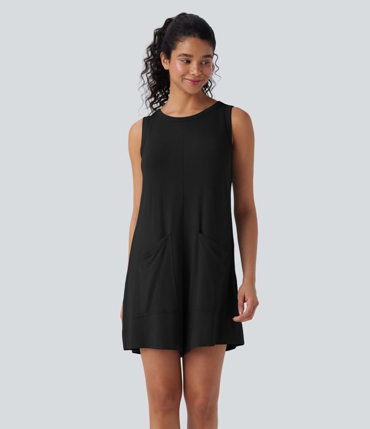 Grundlegender Jumpsuit mit Rundhalsausschnitt und Taschen für den lassigen Alltag