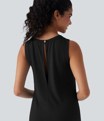 Grundlegender Jumpsuit mit Rundhalsausschnitt und Taschen für den lassigen Alltag