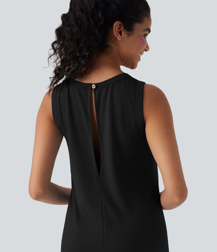 Grundlegender Jumpsuit mit Rundhalsausschnitt und Taschen für den lassigen Alltag