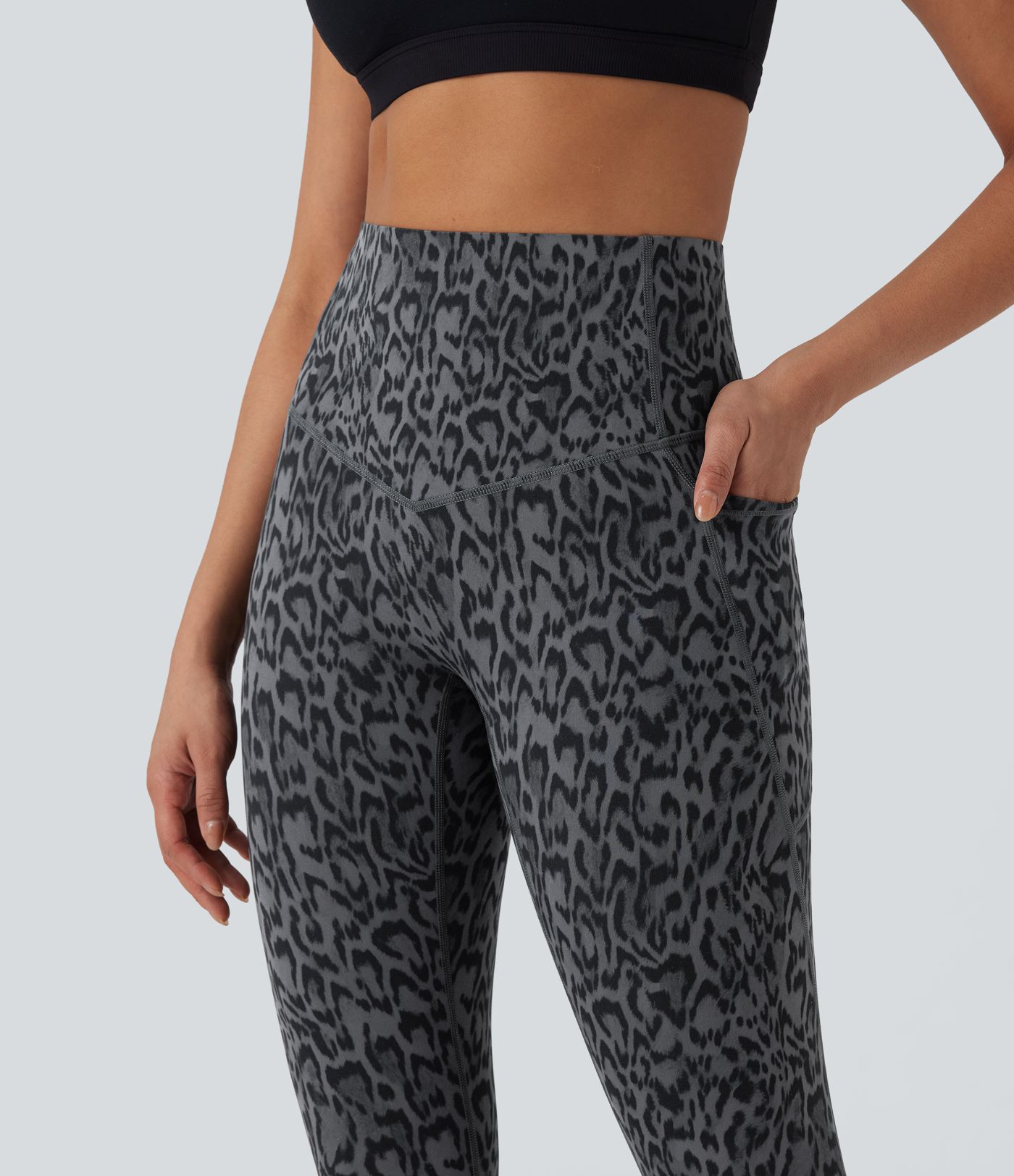 Halara UltraSculpt™ yoga leggings SoCinched high tail, imprimé léopard, gainant pour le ventre, avec poches