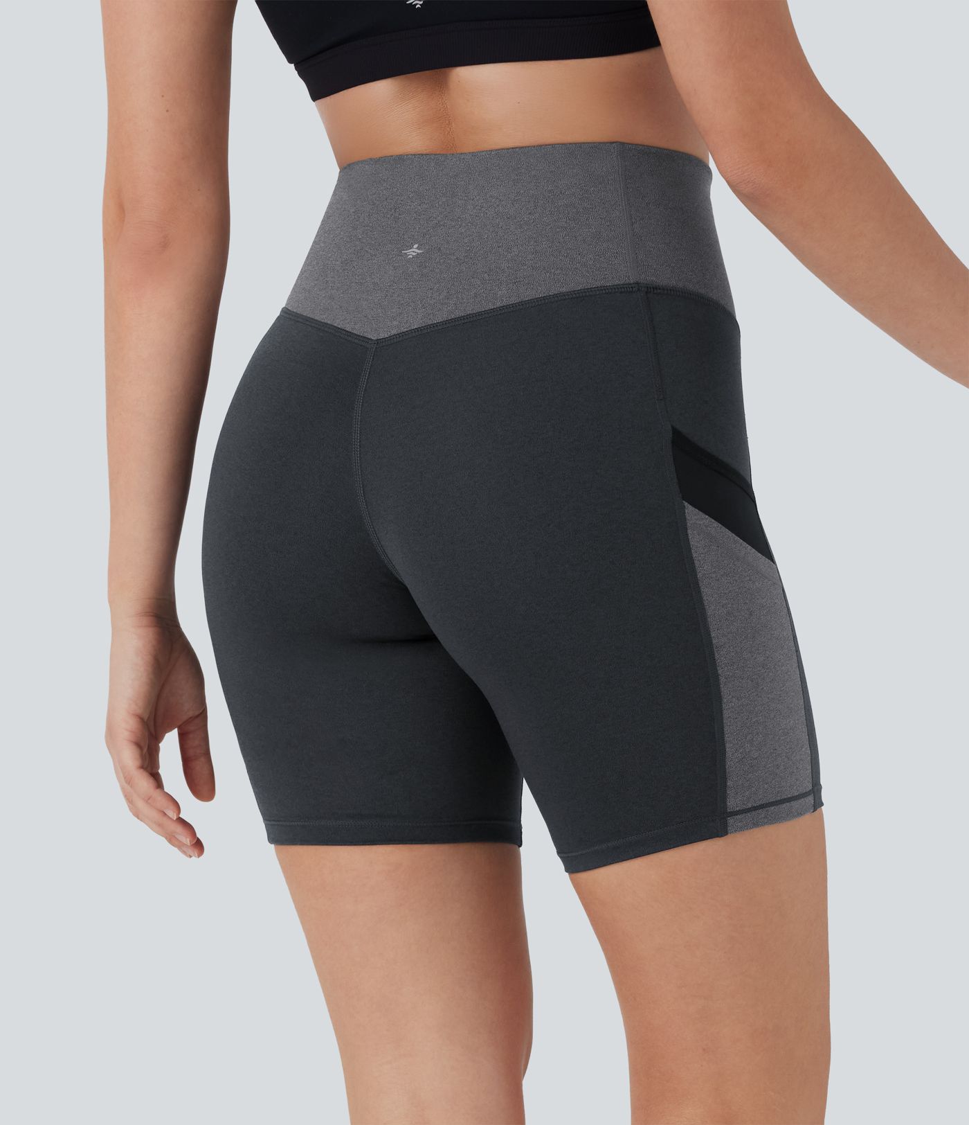Shorts de yoga de cintura alta de malla en contraste con bloques de color y secado rápido de 18 cm y con bolsillos