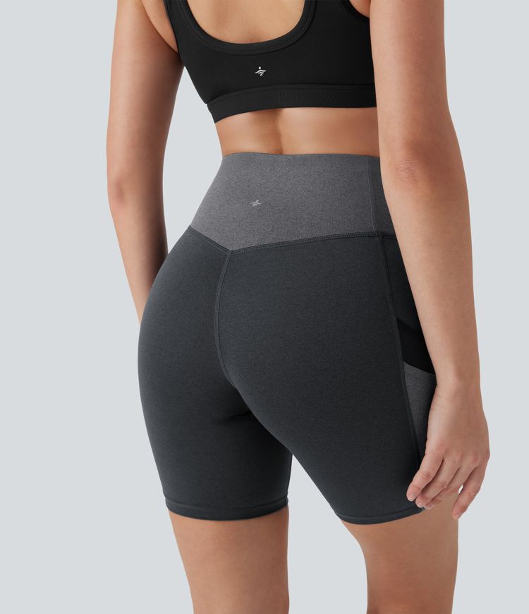 Shorts de yoga de cintura alta de malla en contraste con bloques de color y secado rápido de 18 cm y con bolsillos