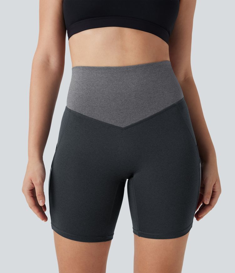 Shorts de yoga de cintura alta de malla en contraste con bloques de color y secado rápido de 18 cm y con bolsillos