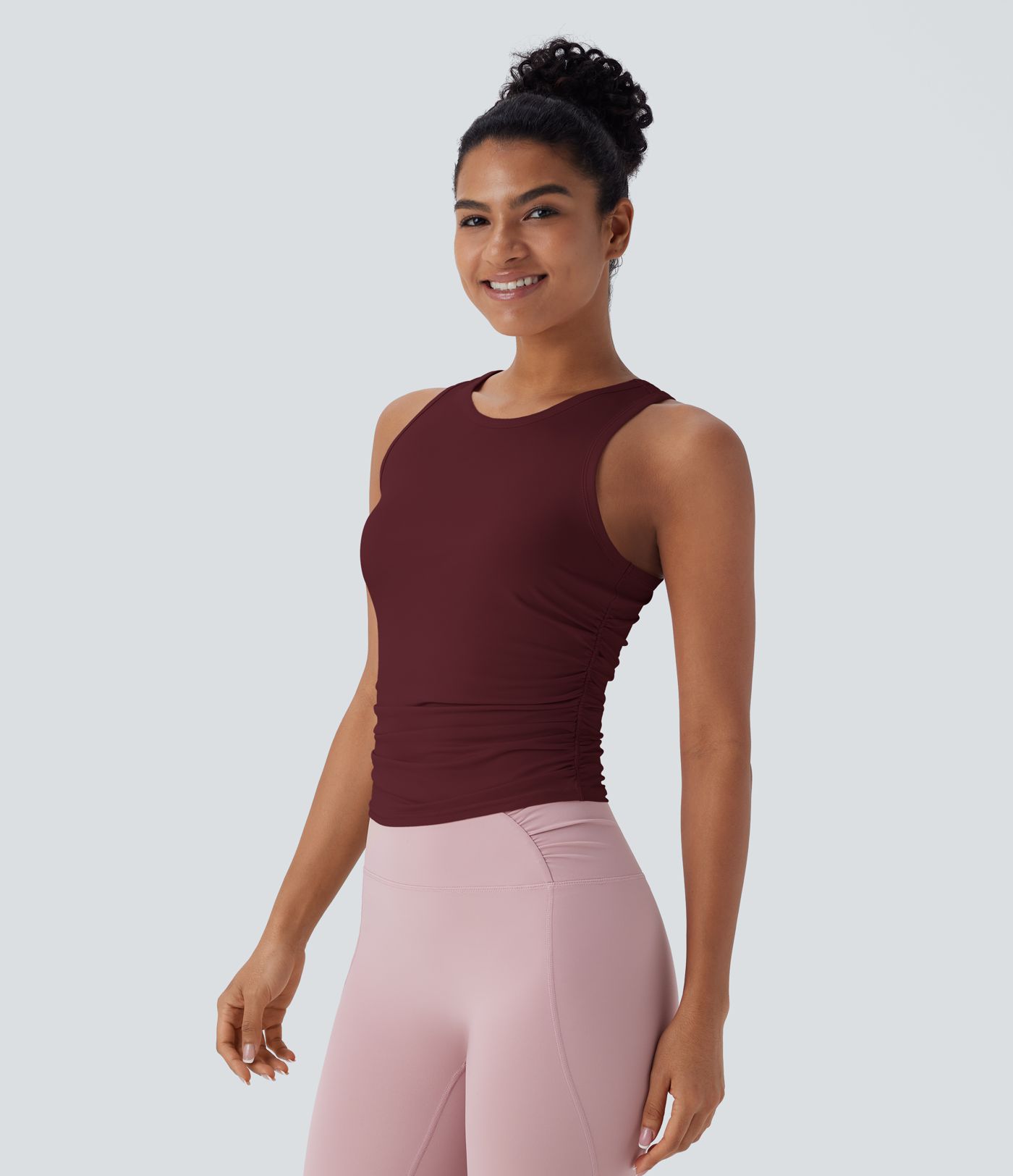 Yoga au col rond et dos nageur froncé