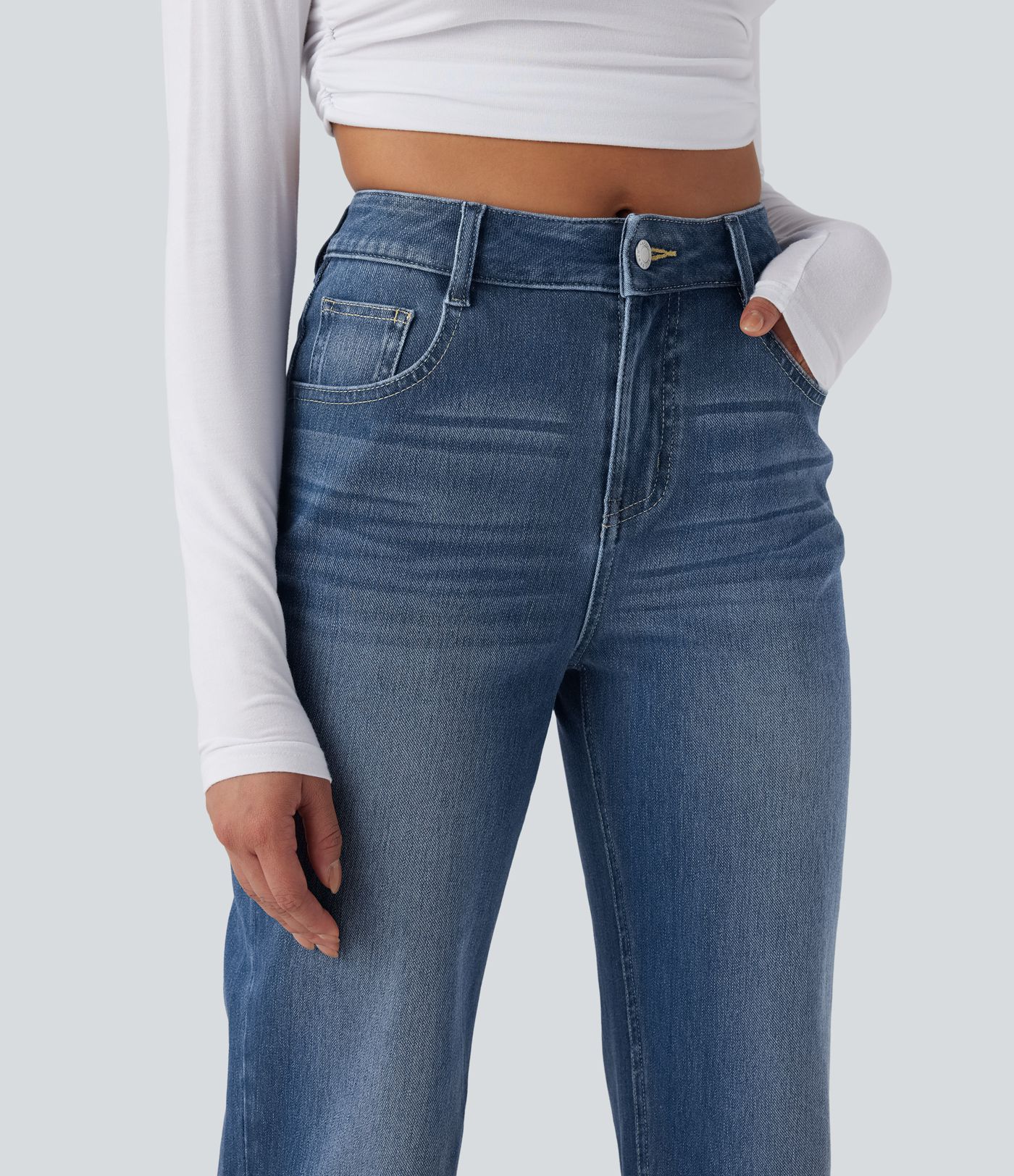 Halara Flex™ vaqueros de tiro medio con bajos remangados, pernera recta y holgada, con bolsillos.