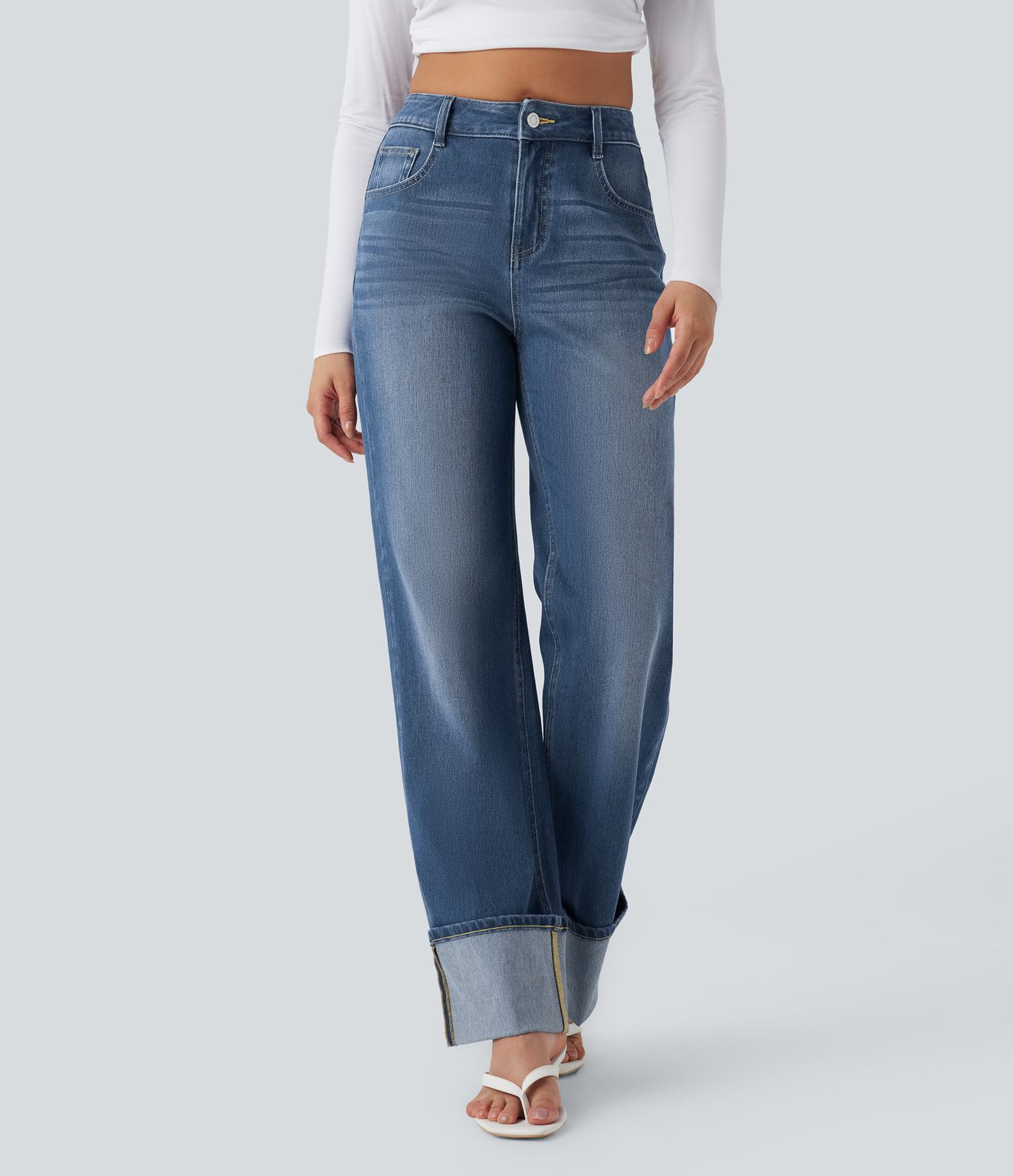 Halara Flex™ vaqueros de tiro medio con bajos remangados, pernera recta y holgada, con bolsillos.