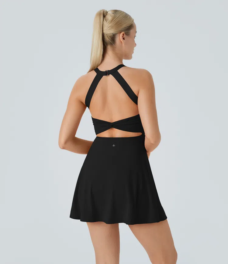 Rückenfreies Sportkleid mit überkreuzten Trägern
