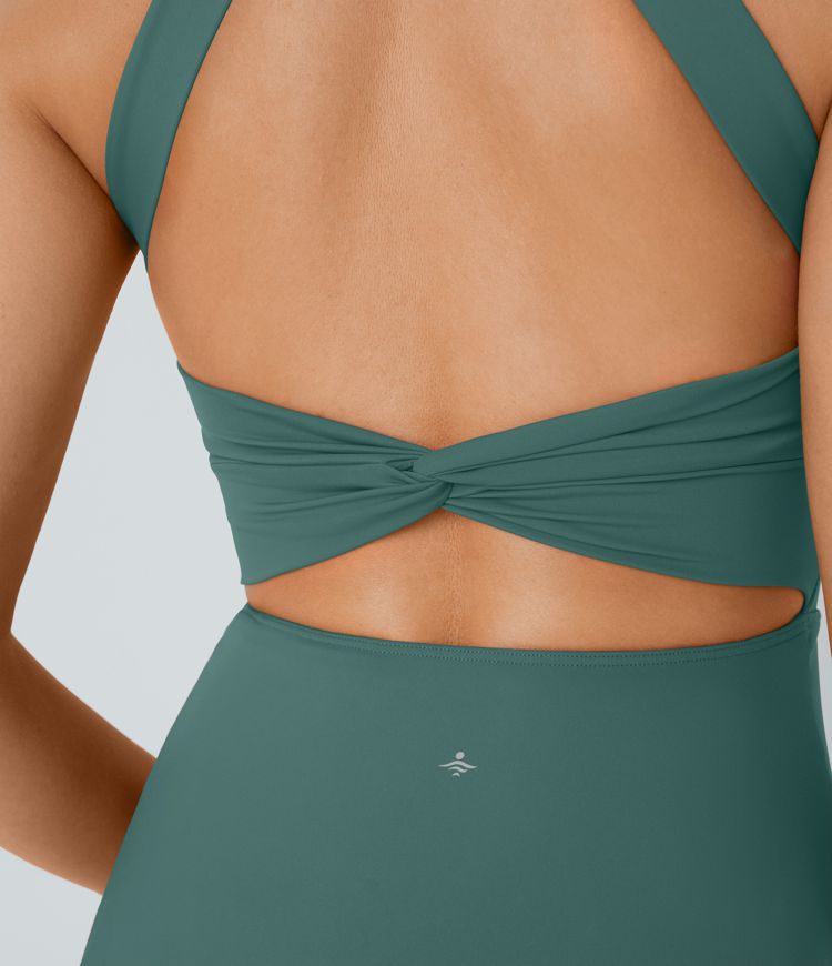 Vestido activo cruzado sin espalda