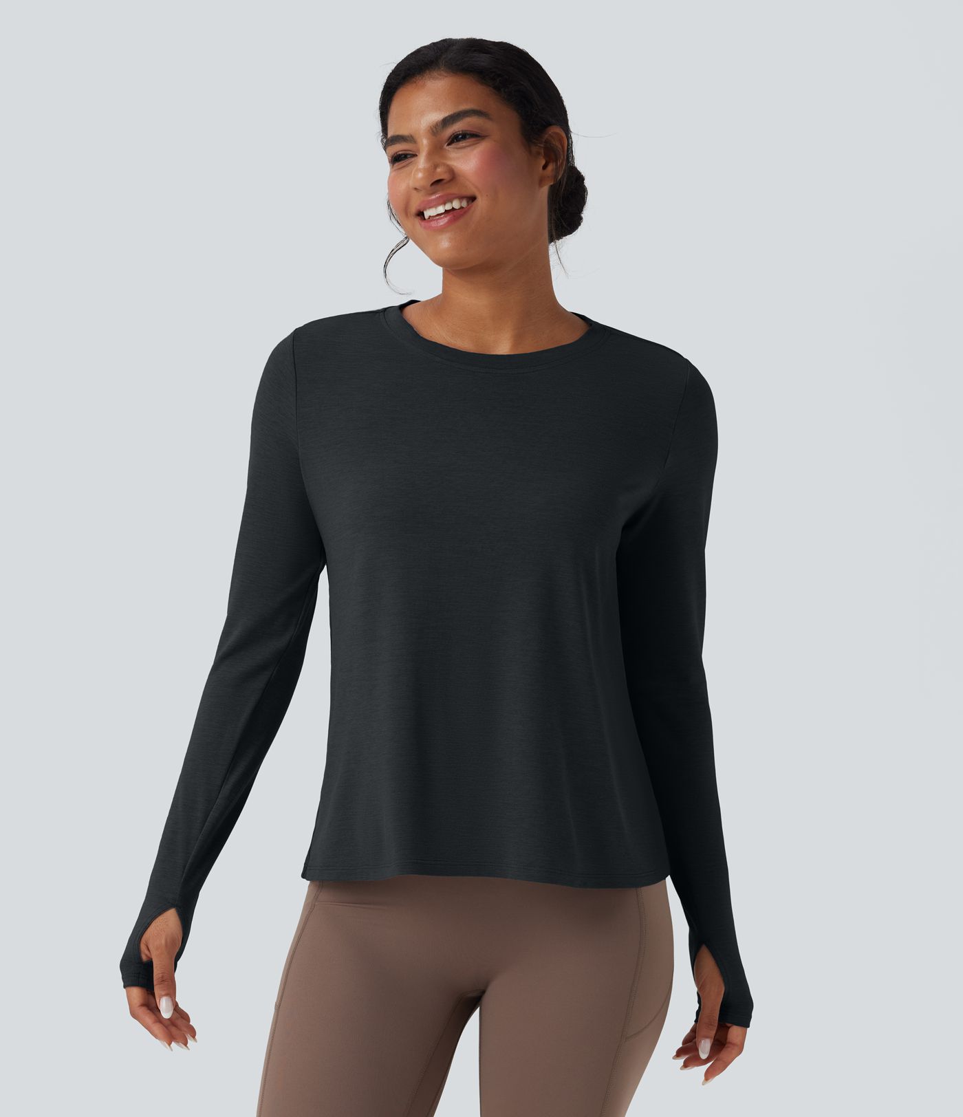 Sportovní top bez zad s dlouhým rukávem a otvorem na palec pro jógu