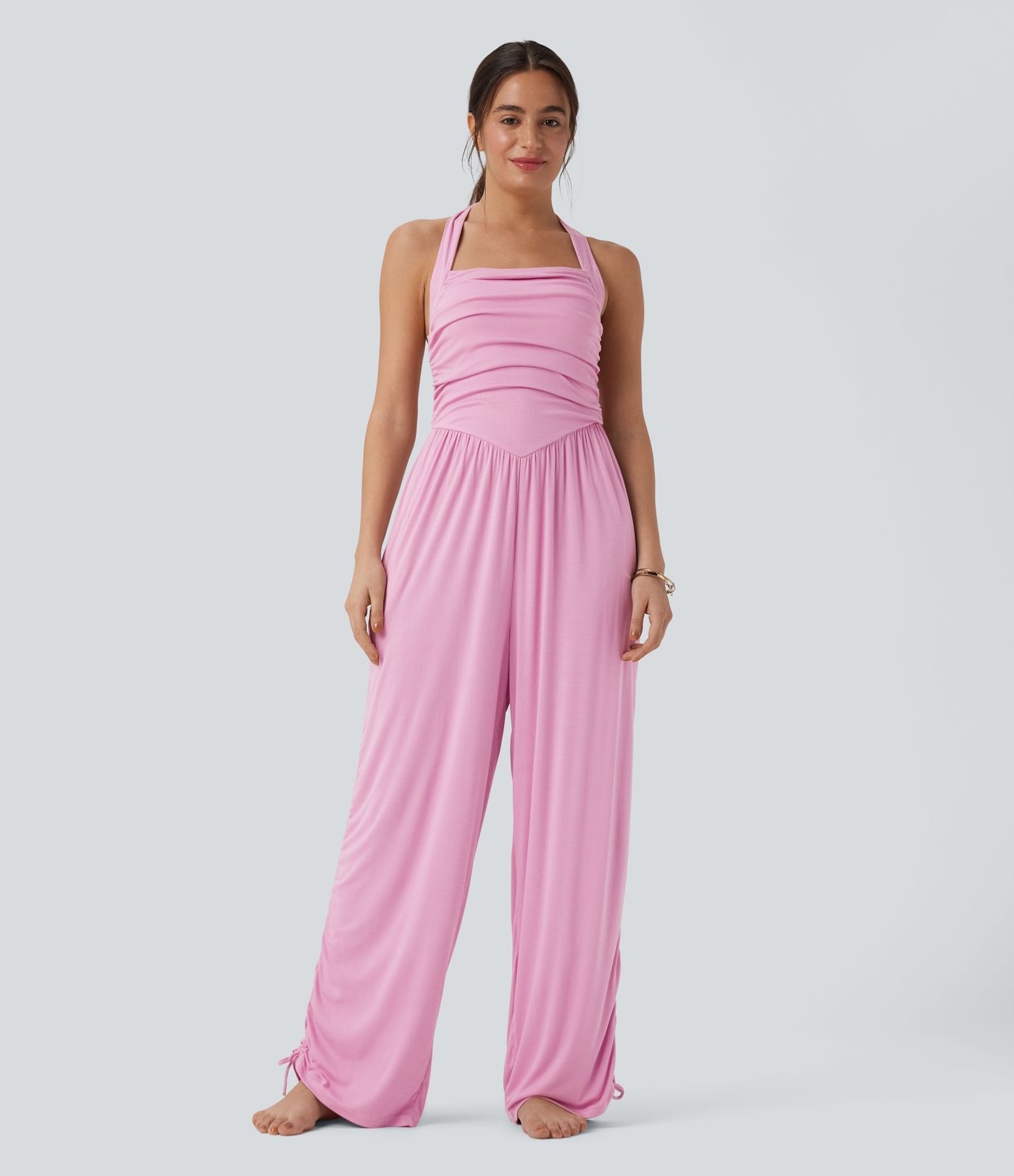 Mono Playero con Cuello Halter, Cordón Trasero y Bolsillos con Costuras