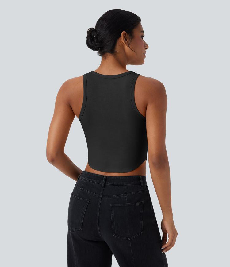 Top corto casual in canotta con bordo curvo e scollo a U