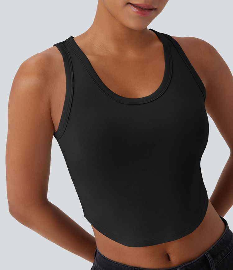 Top corto casual in canotta con bordo curvo e scollo a U