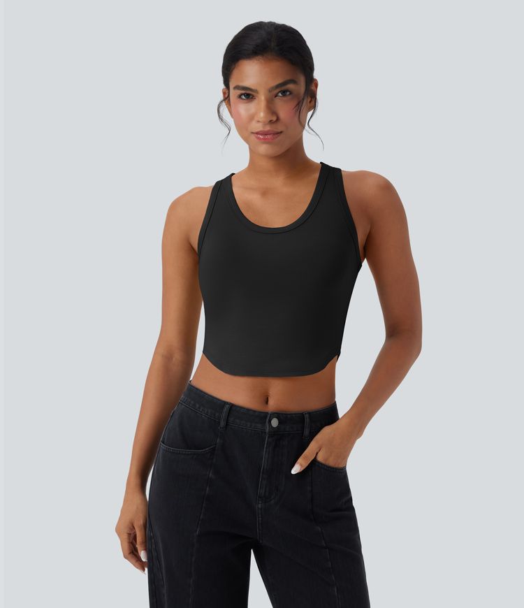 Top corto casual in canotta con bordo curvo e scollo a U