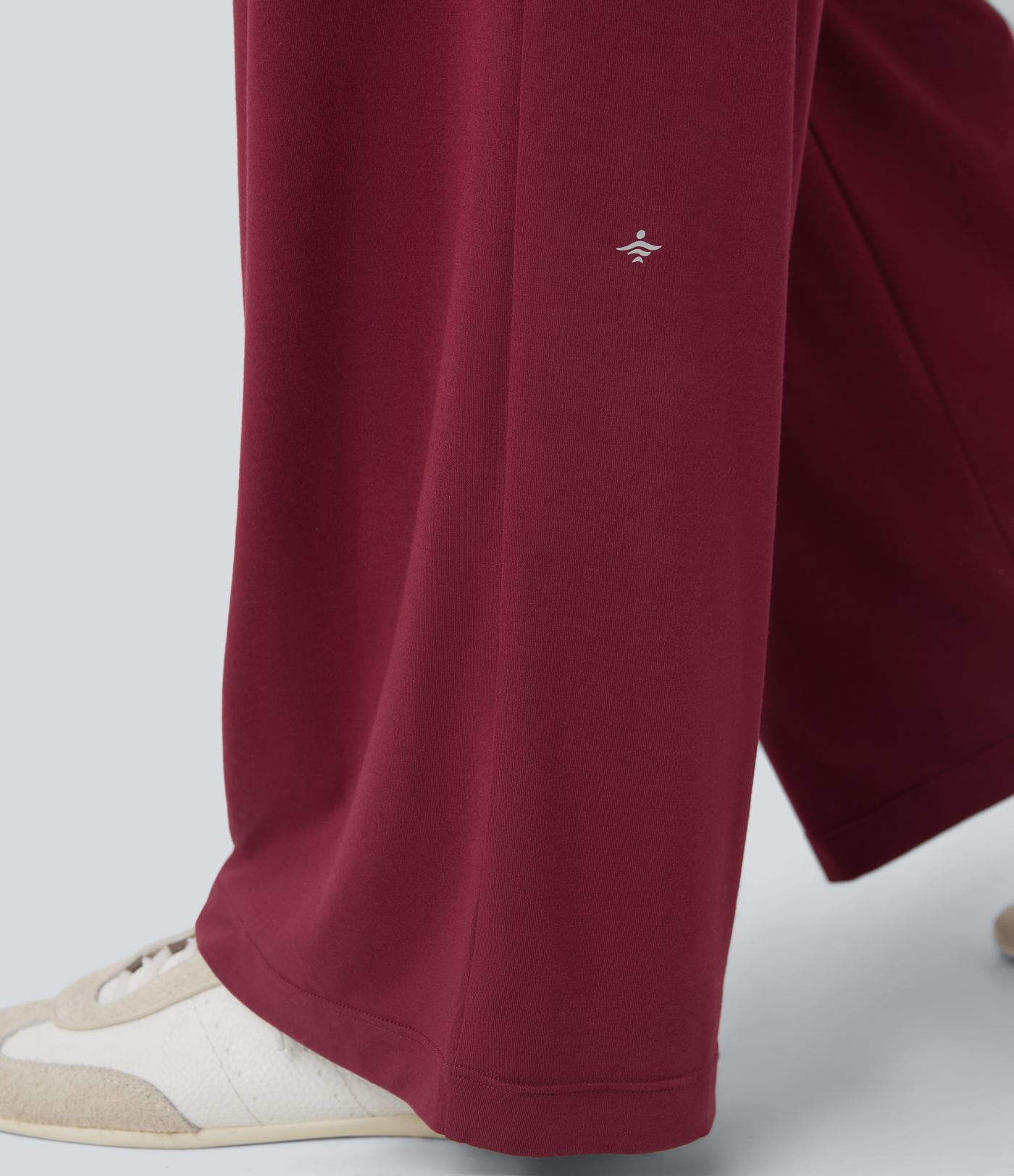 Lässiger, rückenfreier, ärmelloser Jumpsuit mit Seitentaschen, Wasserfallausschnitt und Kordelzug