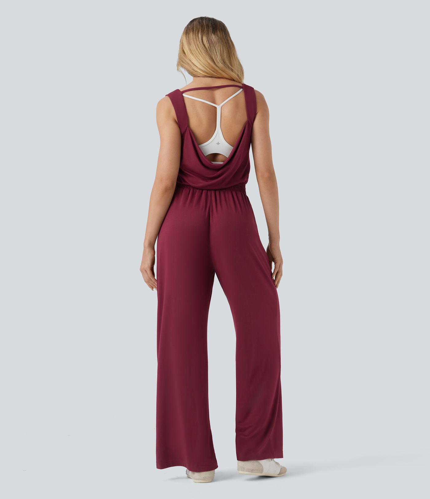 Lässiger, rückenfreier, ärmelloser Jumpsuit mit Seitentaschen, Wasserfallausschnitt und Kordelzug