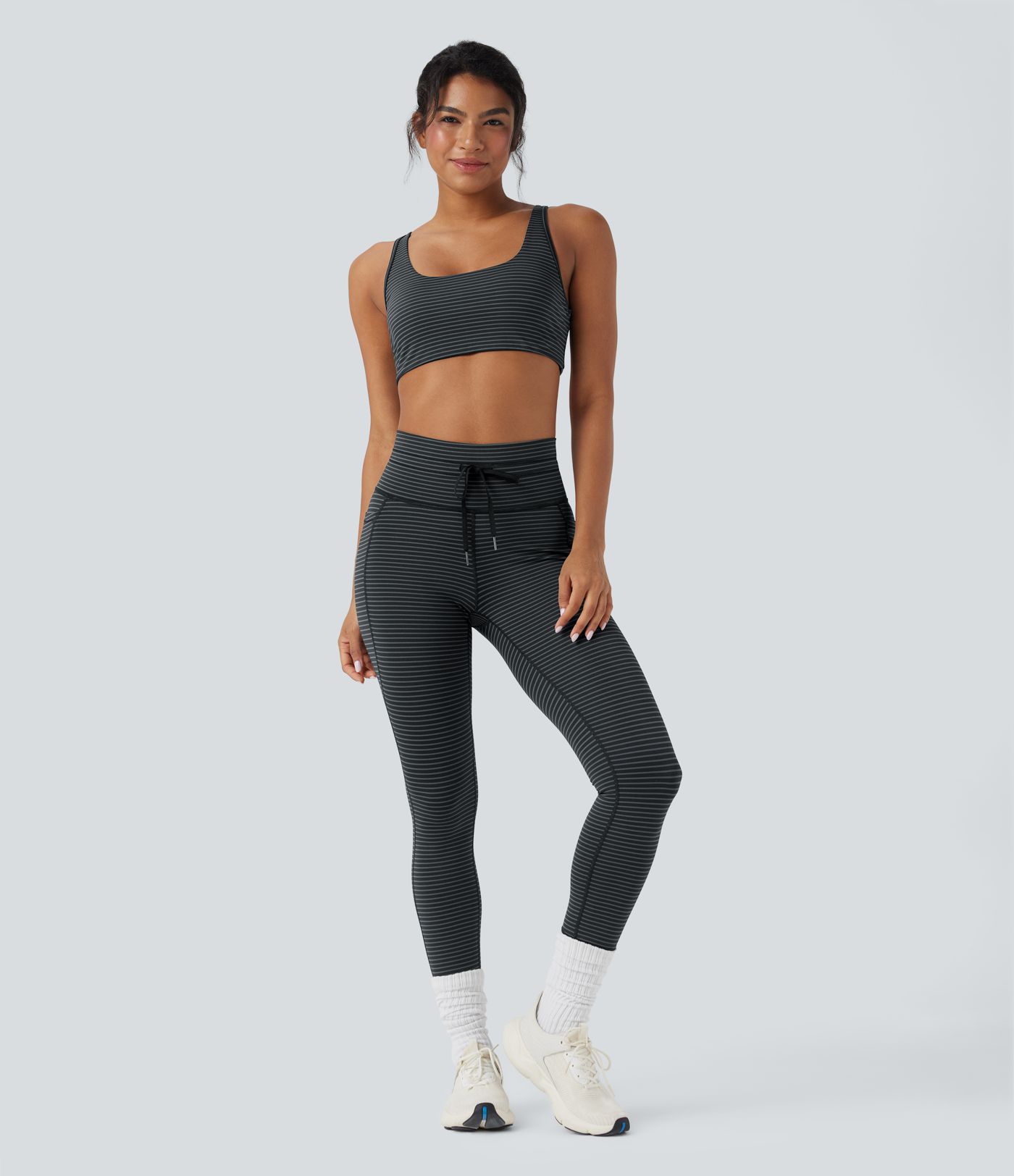 Yoga-Sport-BH mit niedrigem Support, U-Ausschnitt, Cut-Out-Design und Streifen - A-C Cups