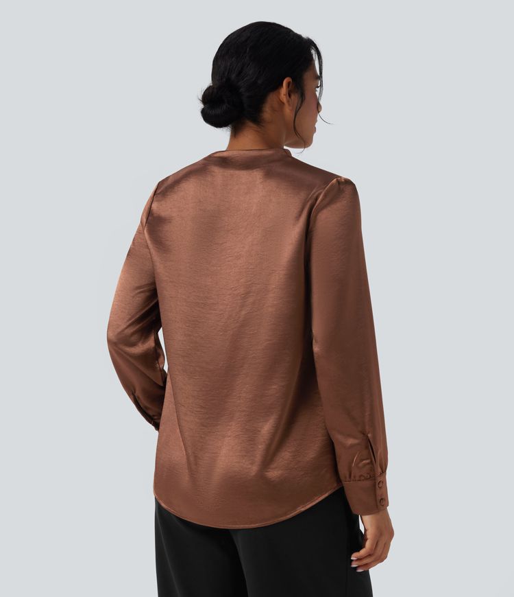 Blusa de oficina de satén de manga larga con cuello en V