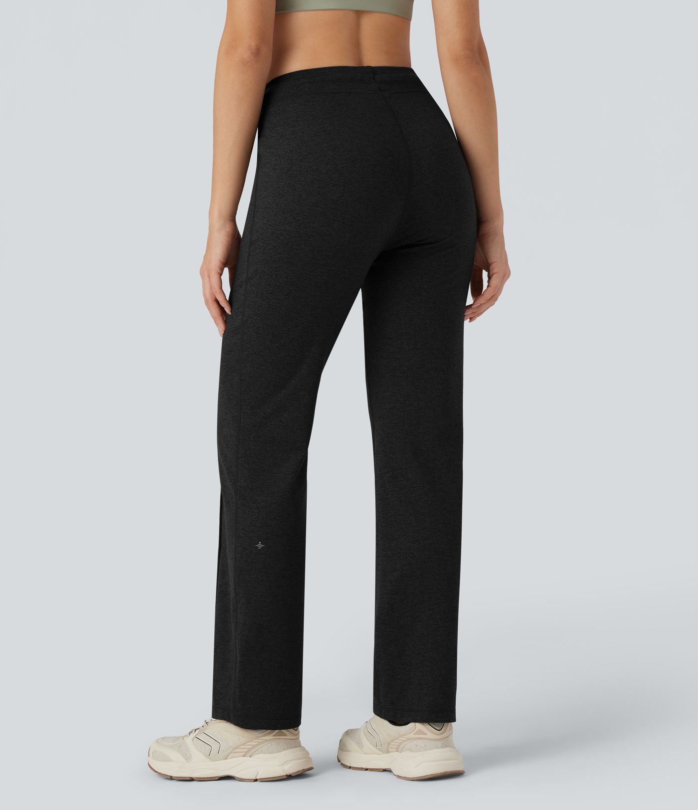 Mittelhoch geschnittene Kordelzug-Workout-Hose mit geradem Bein und Taschen