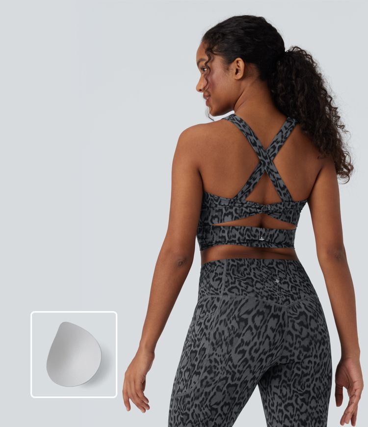 Top de yoga corto Halara UltraSculpt™ con cuello en U y estampado de leopardo