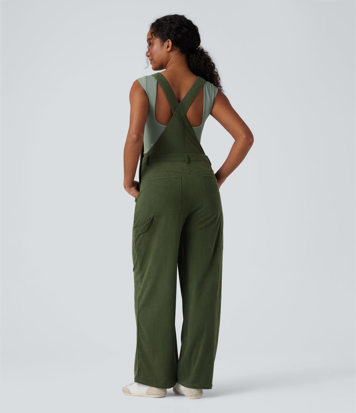 Jumpsuit casual de pana con pierna recta y bolsillos