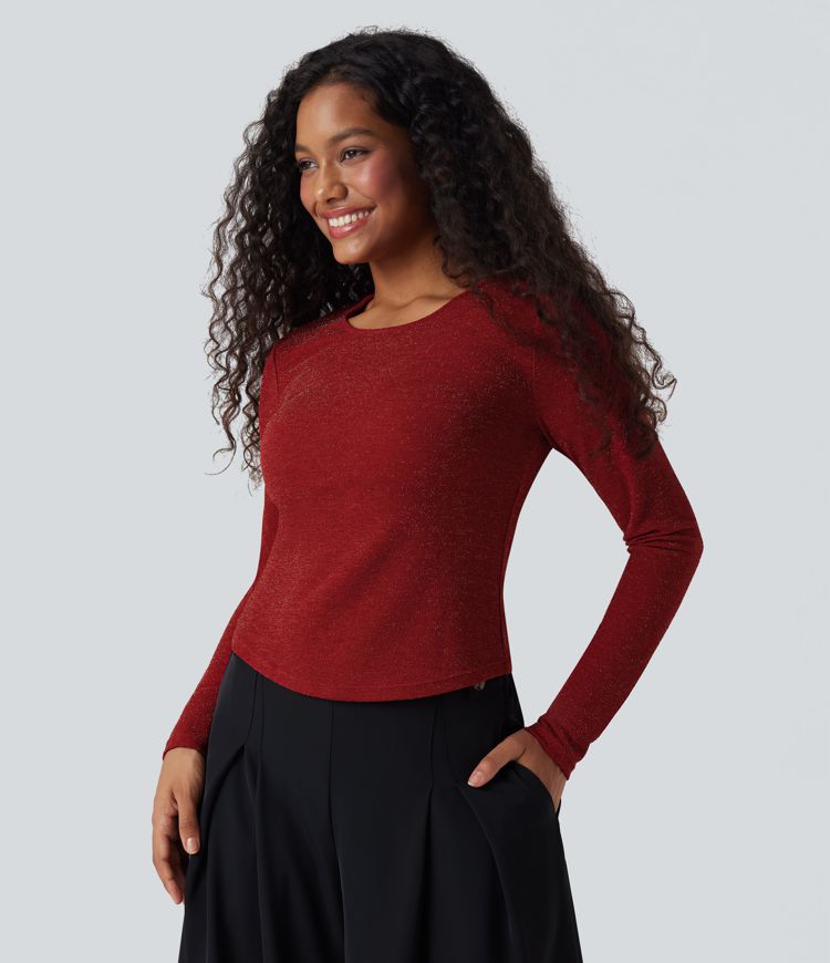 Top de cuello redondo de manga larga con acabado metálico