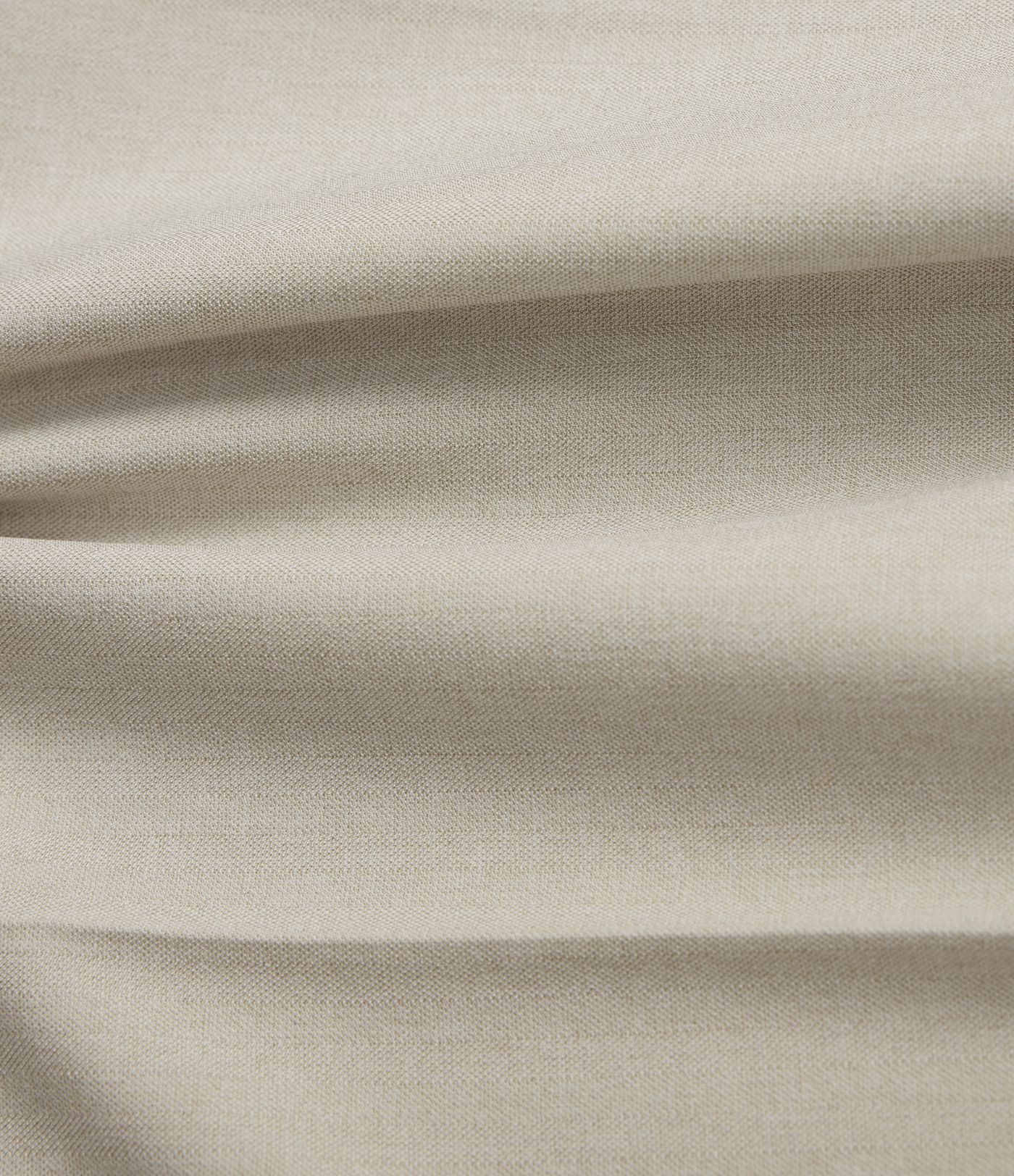 Pretgrumbu žakete ar iegrieztu apkakli, garām piedurknēm, līdzīga līnam, ar kabatām darbam