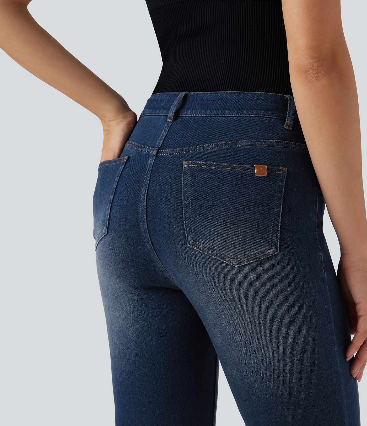 Halara Flex™ lässige, ausgestellte Jeans mit hohem Bund und Taschen