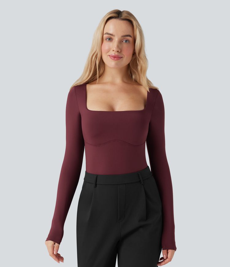 Body tailleur ajusté décolleté carré manches longues avec brassière intégrée