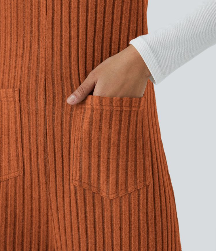 Salopette décontractée en maille côtelée avec bretelles ajustables, boutons et multiples poches