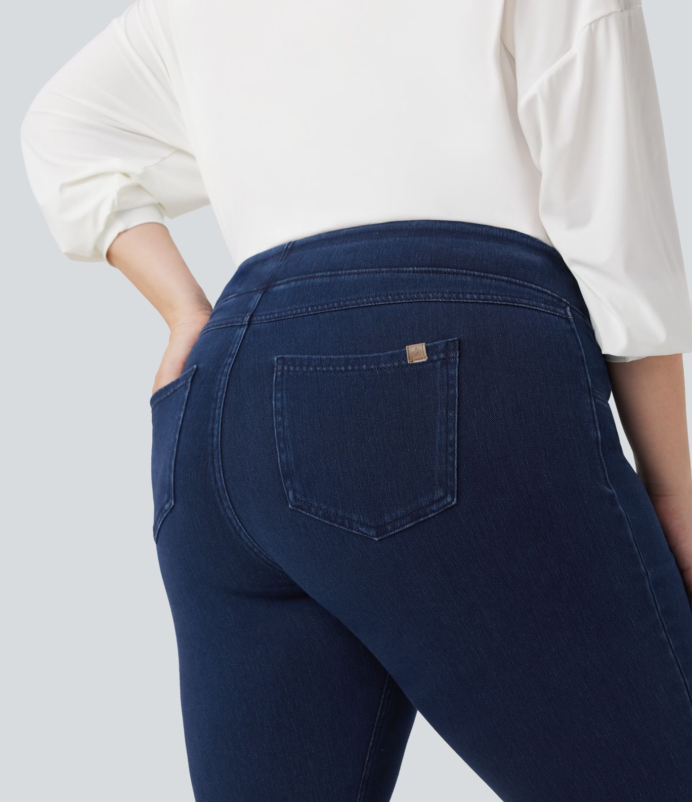 Halara Flex™ Plus Size Jeans Jeggings aus elastischem Strick-Denim mit hohem Bund und Gesäßtaschen