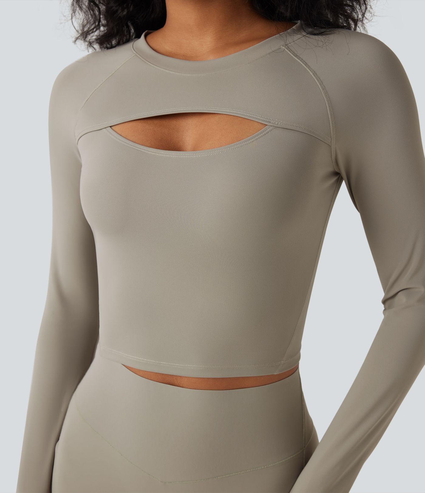 Haut de yoga SoftlyZero™ QuickDry à manches longues, découpé, avec ouverture pour le pouce