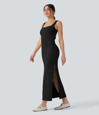 Vestido de punto acanalado con escote cuadrado, sin mangas, con detalles retorcidos en la espalda y una abertura — vestido maxi bodycon informal