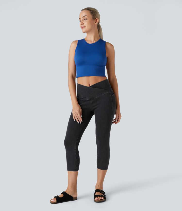 Halara Flex™ - Capri-Leggings aus gewaschenem, dehnbarem Denim-Strick mit überkreuzten Seitentaschen