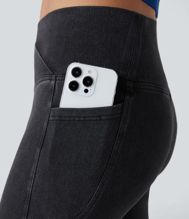 Halara Flex™ - Capri-Leggings aus gewaschenem, dehnbarem Denim-Strick mit überkreuzten Seitentaschen