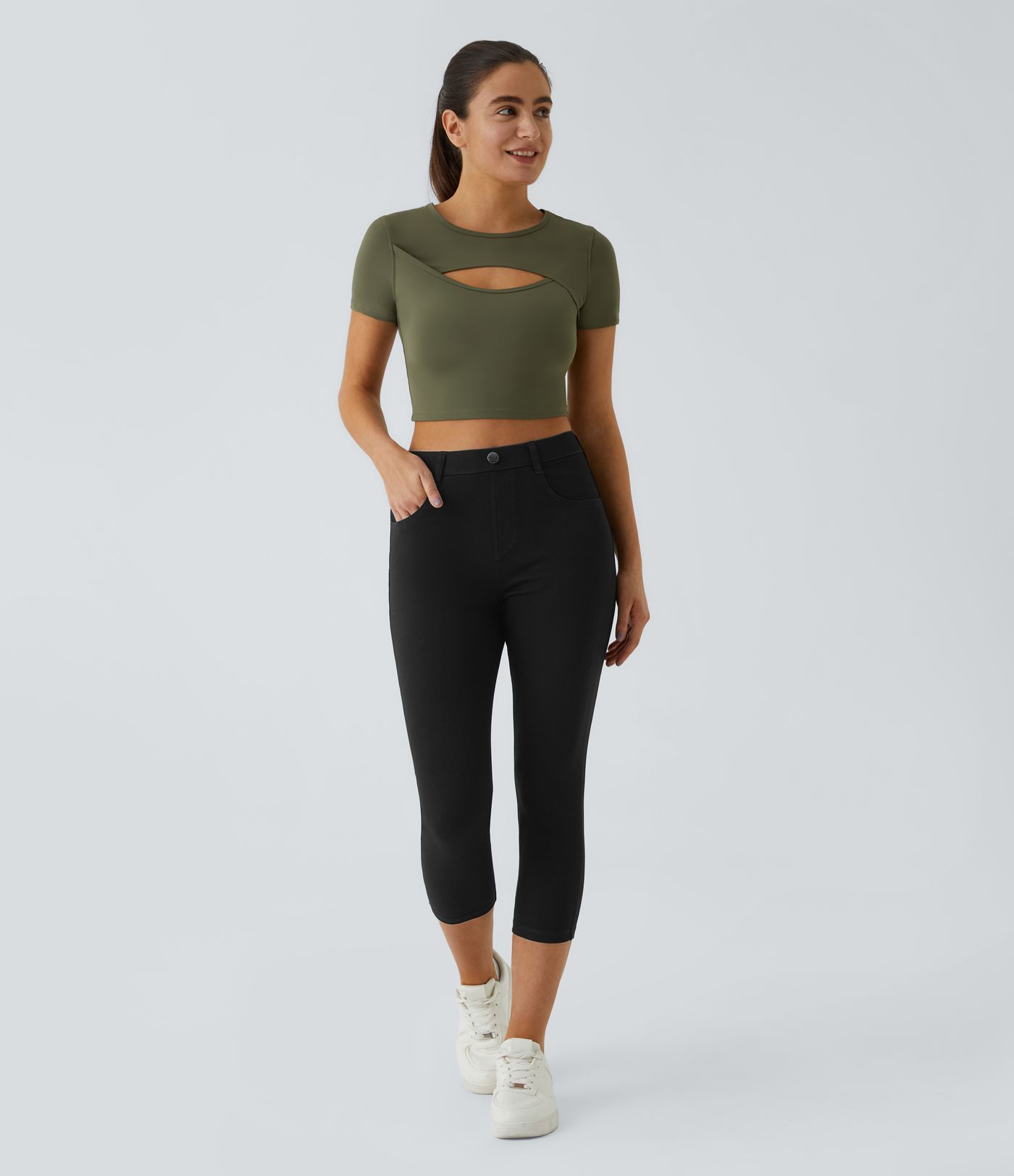 Halara Flex™ Capri-Leggings aus dehnbarem Denim mit hohem Bund und mehreren Taschen