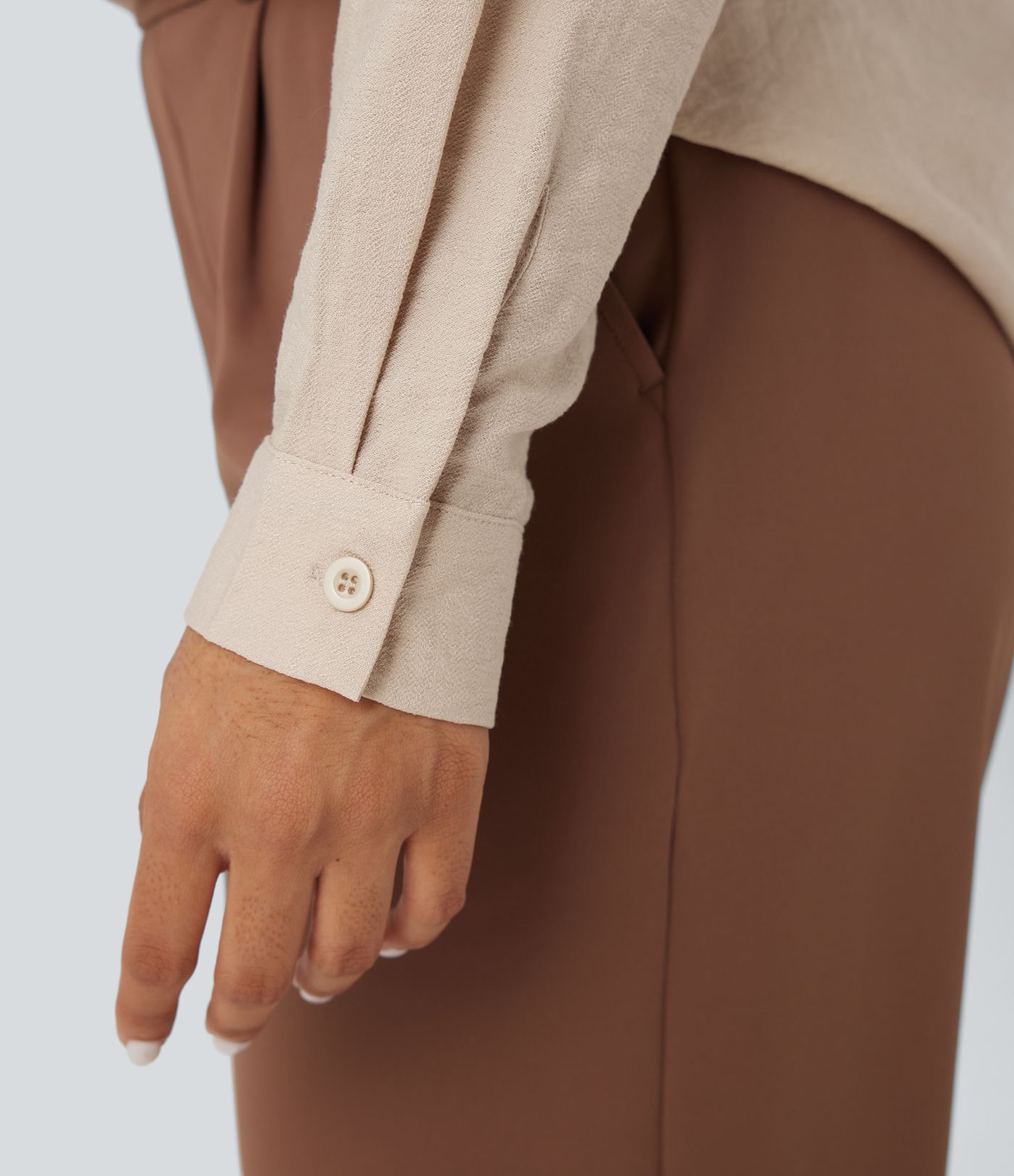 Long-sleeve V-neck work blouse with pleats in a relaxed fit