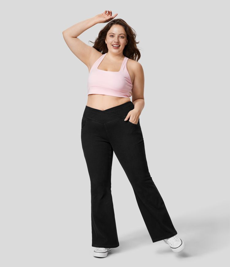 Halara Flex™ Gewaschene Plus-Size Super-Flare Crossover-Jeans aus elastischem Strick-Denim mit Taschen und hohem Bund