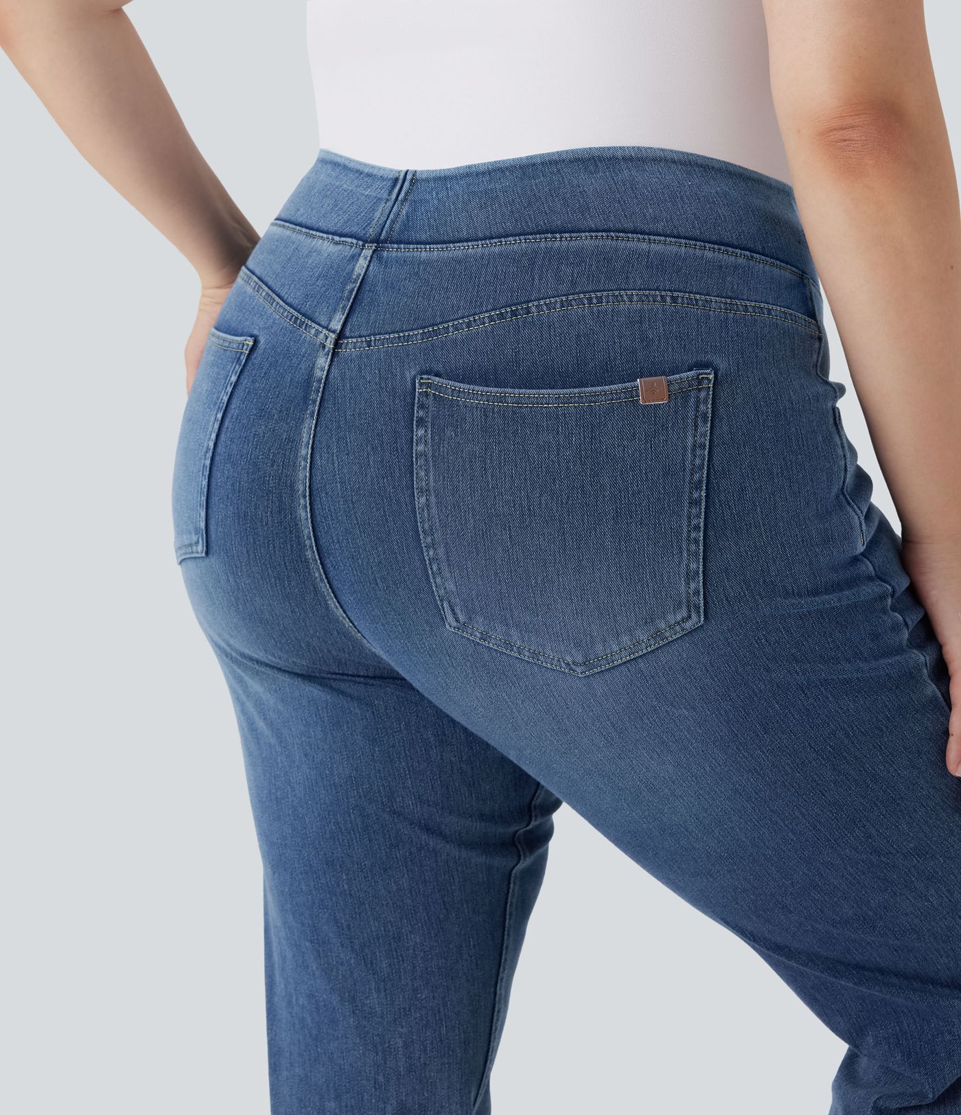 Casual jeans Halara Flex™ plus size high waist bootcut in washed stretch knit with multiple pockets