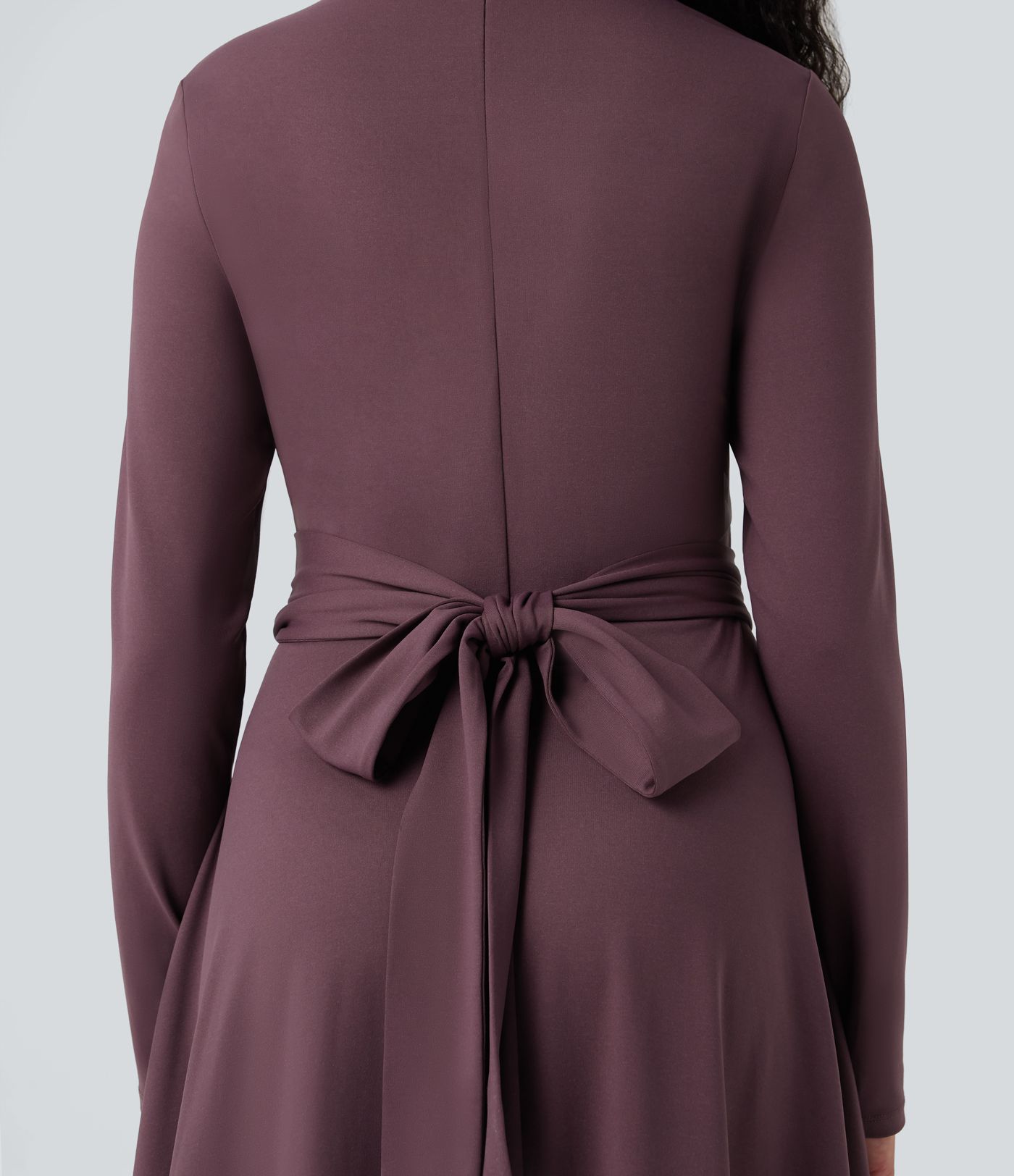 Robe de travail midi manches longues à découpes et dos noué avec poches