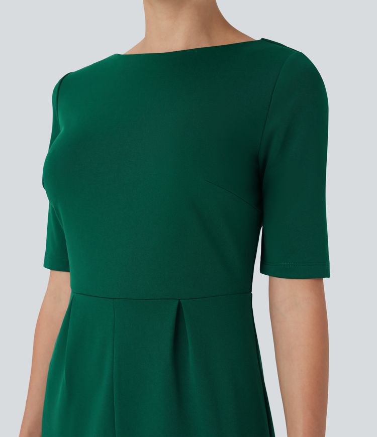 Arbeitskleid mit Rundhalsausschnitt, kurzen Ärmeln und Schlitz