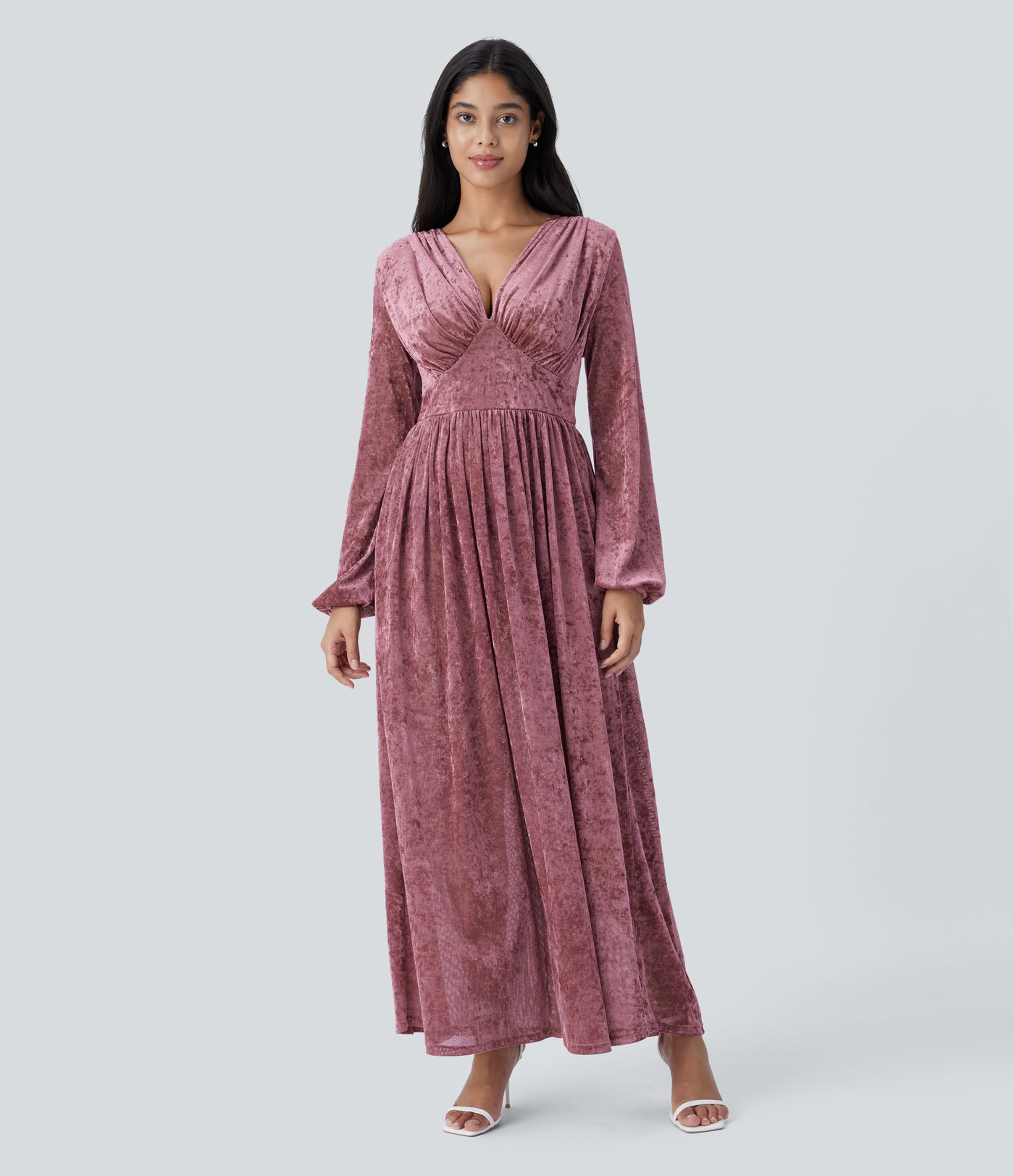 Transparentes, langärmliges Maxikleid aus plissiertem Samt mit V-Ausschnitt für Brautjungfern- und Hochzeitsgäste