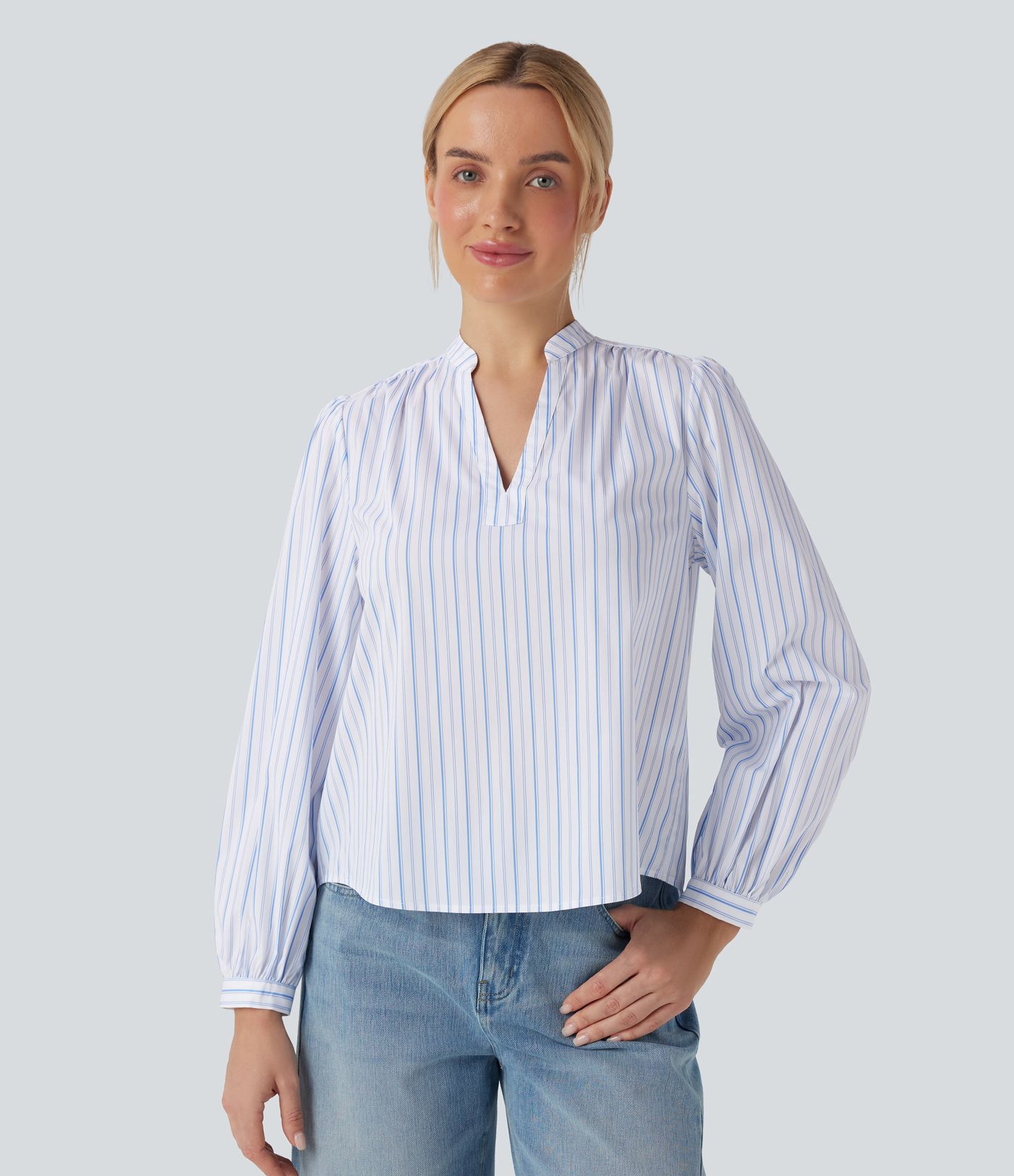 Lässige Bluse mit V-Ausschnitt und Hoch-Tief-Streifenmuster