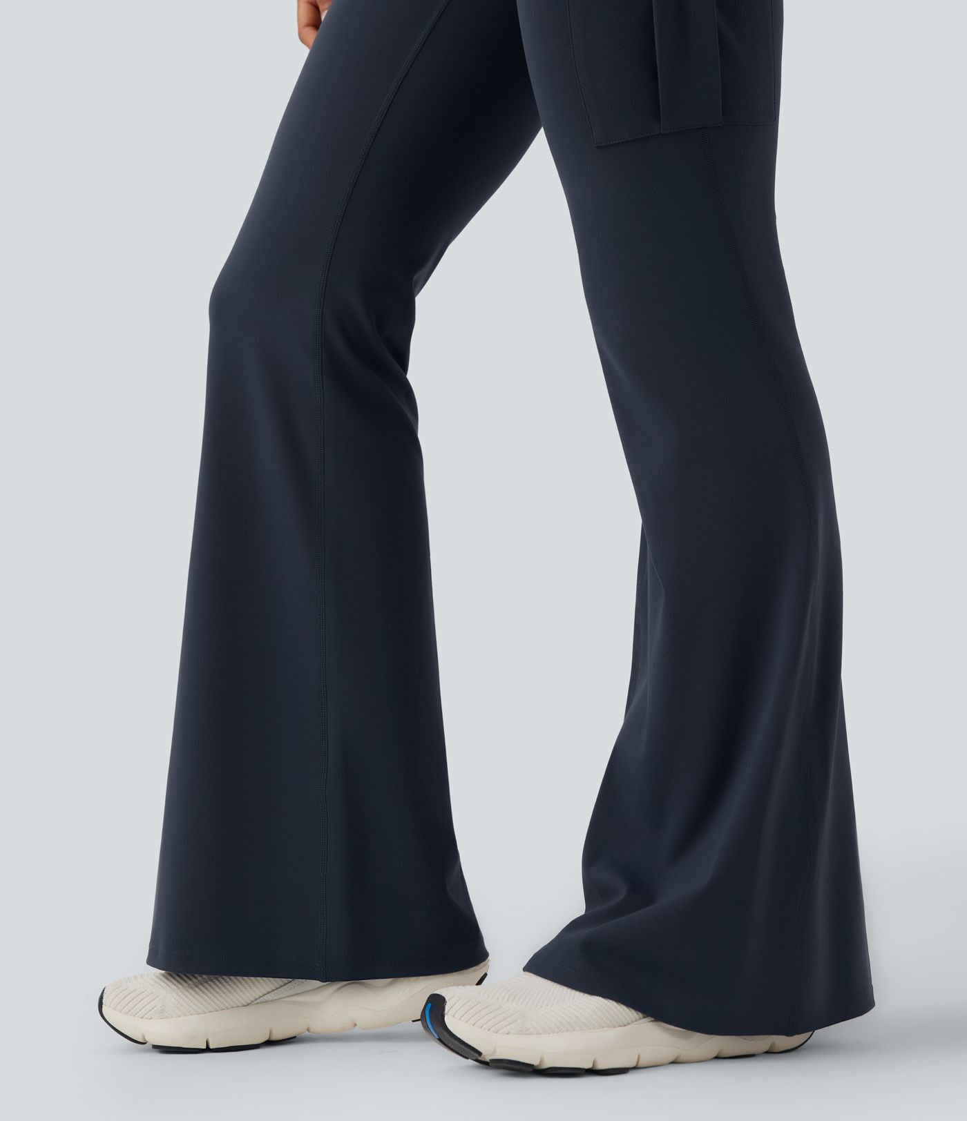 DayStretch - Flare-Workout-Hose mit hohem Bund, Seitentaschen und gerafftem Po-Lifting