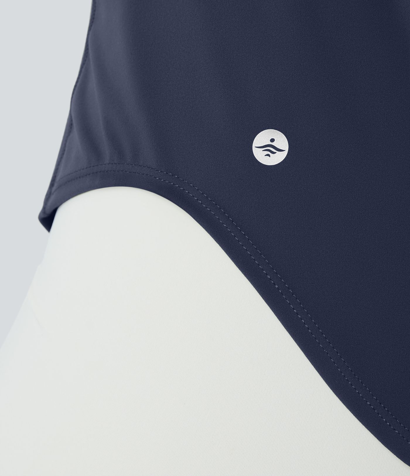 Halara UltraSculpt™ Rückenfreies Lauf-Tanktop mit U-Ausschnitt und überkreuztem, abgerundetem Saum