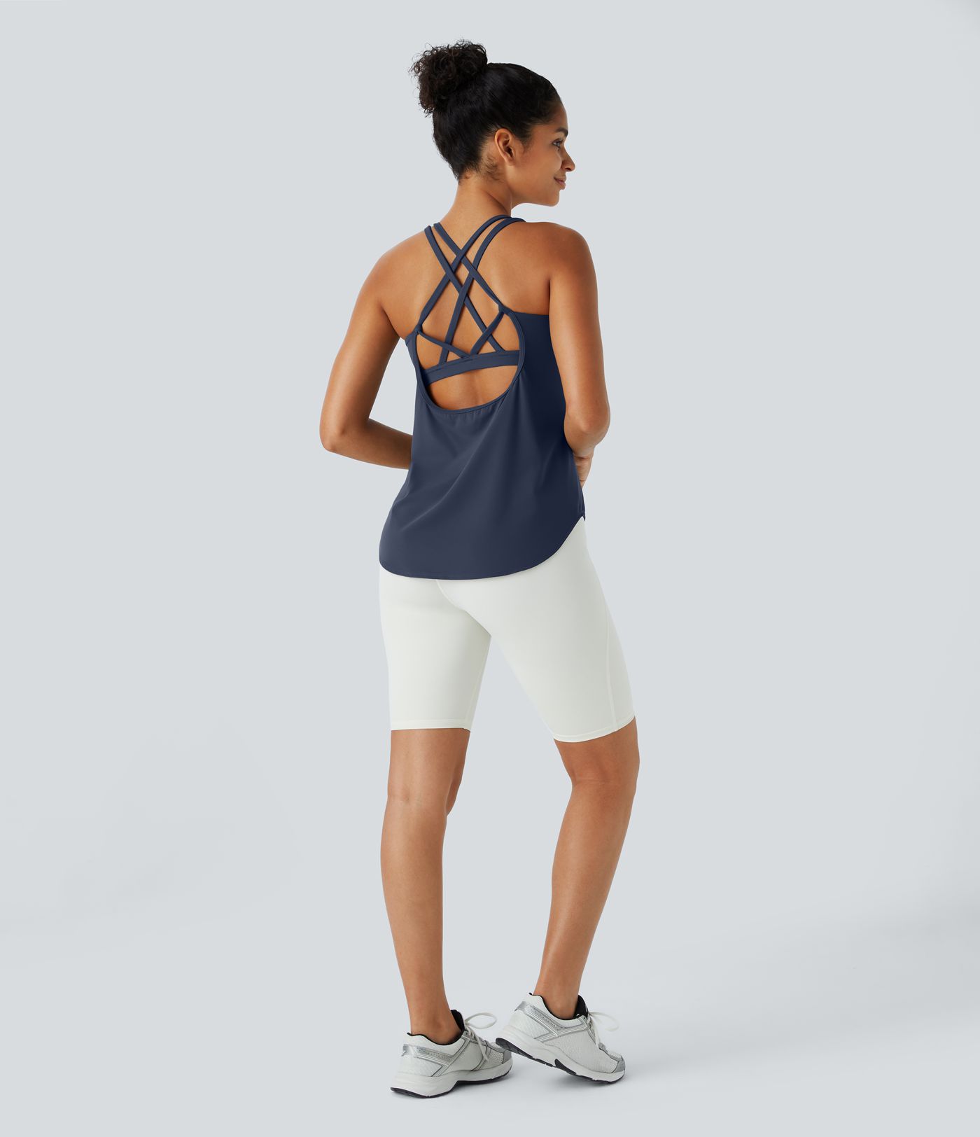 Halara UltraSculpt™ Rückenfreies Lauf-Tanktop mit U-Ausschnitt und überkreuztem, abgerundetem Saum