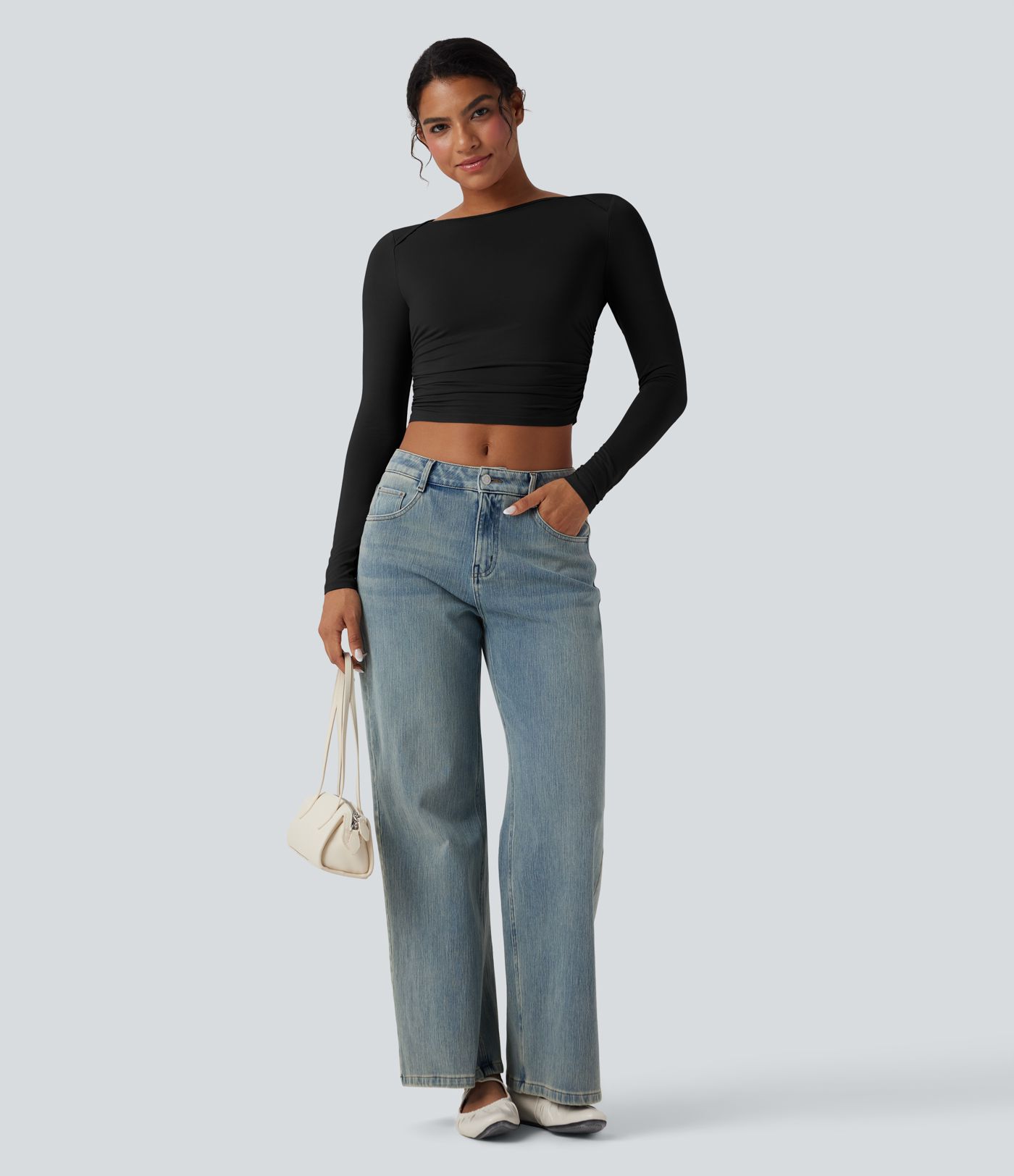 Top casual corto fruncido de manga larga con cuello barco