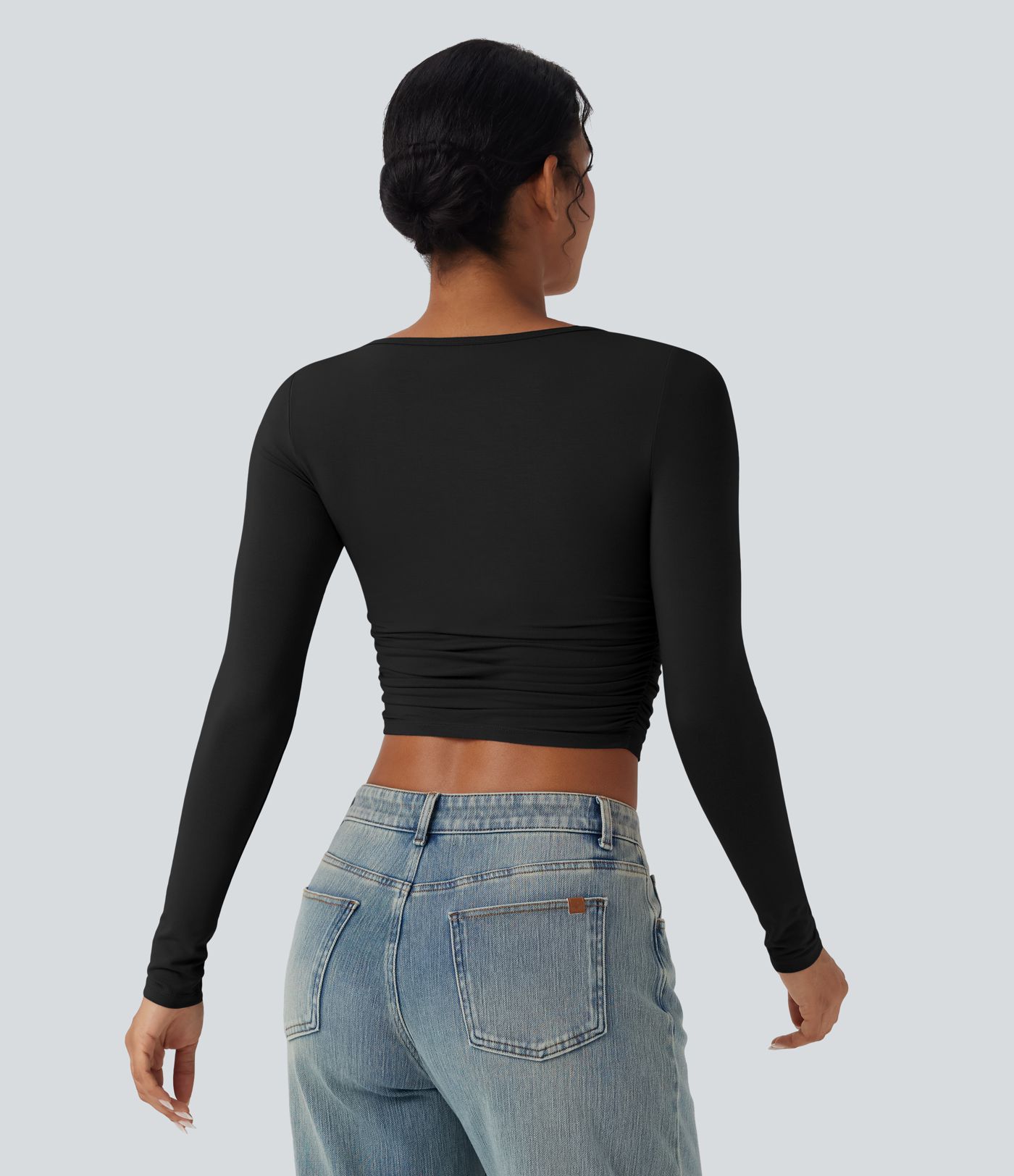 Top casual corto fruncido de manga larga con cuello barco