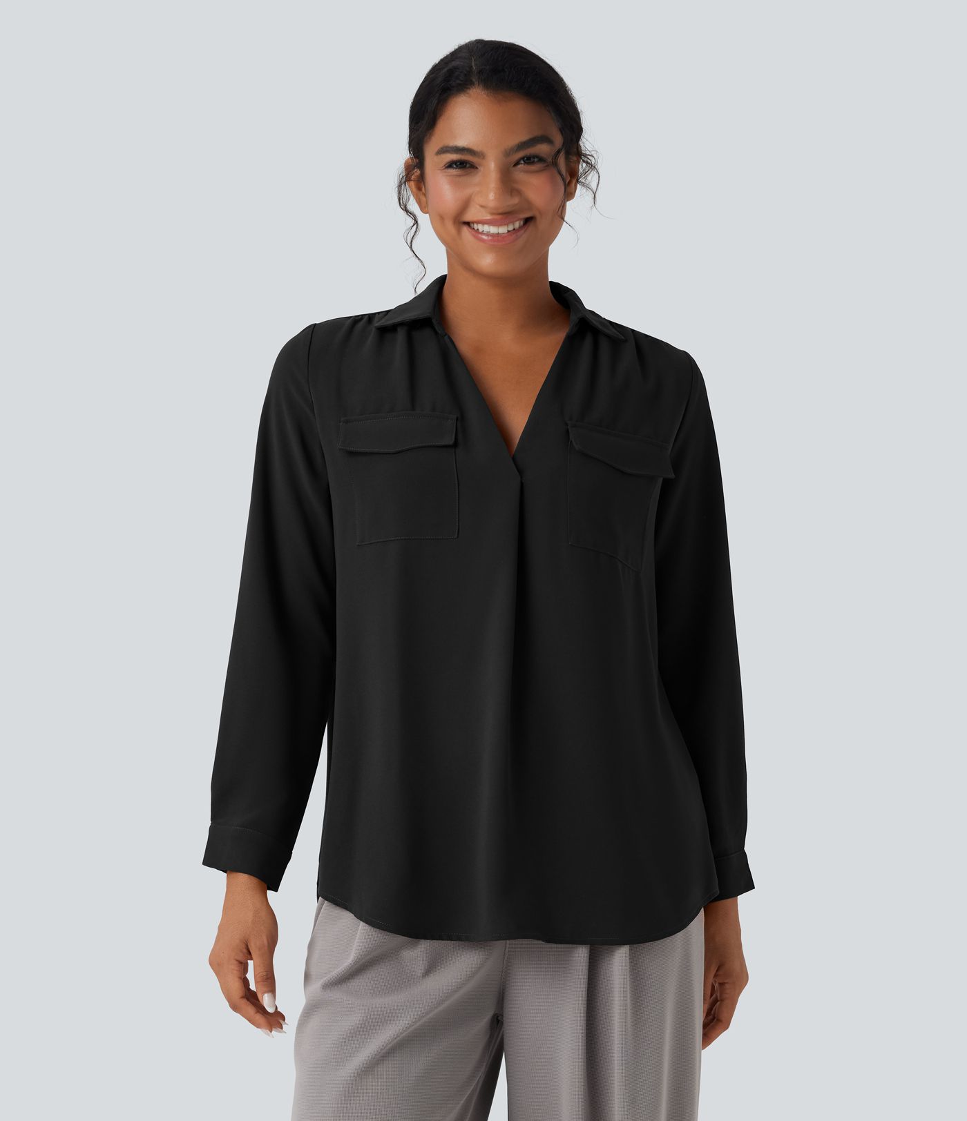 Arbeitshemd mit V-Ausschnitt, Brusttaschen und langen Ärmeln