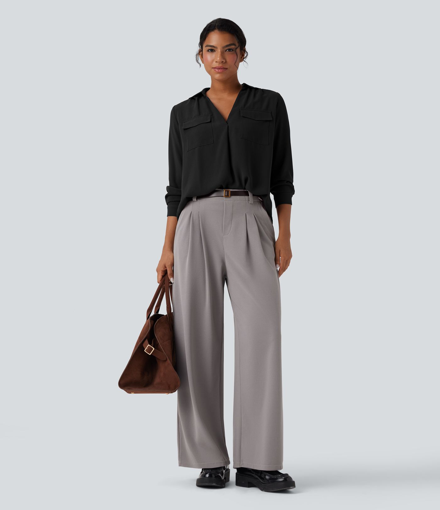 Arbeitshemd mit V-Ausschnitt, Brusttaschen und langen Ärmeln